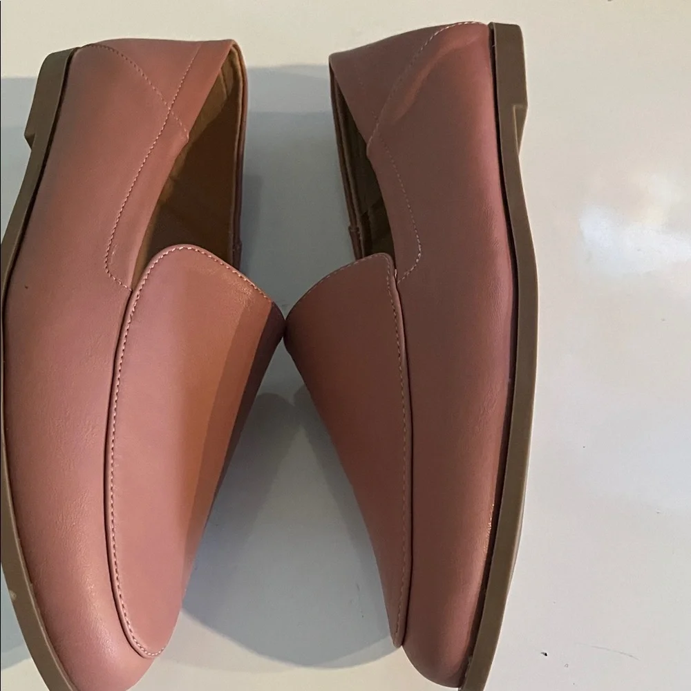 Journee Collection Women's‎ Wide With true comfort, foam slip on Flats Size W 9